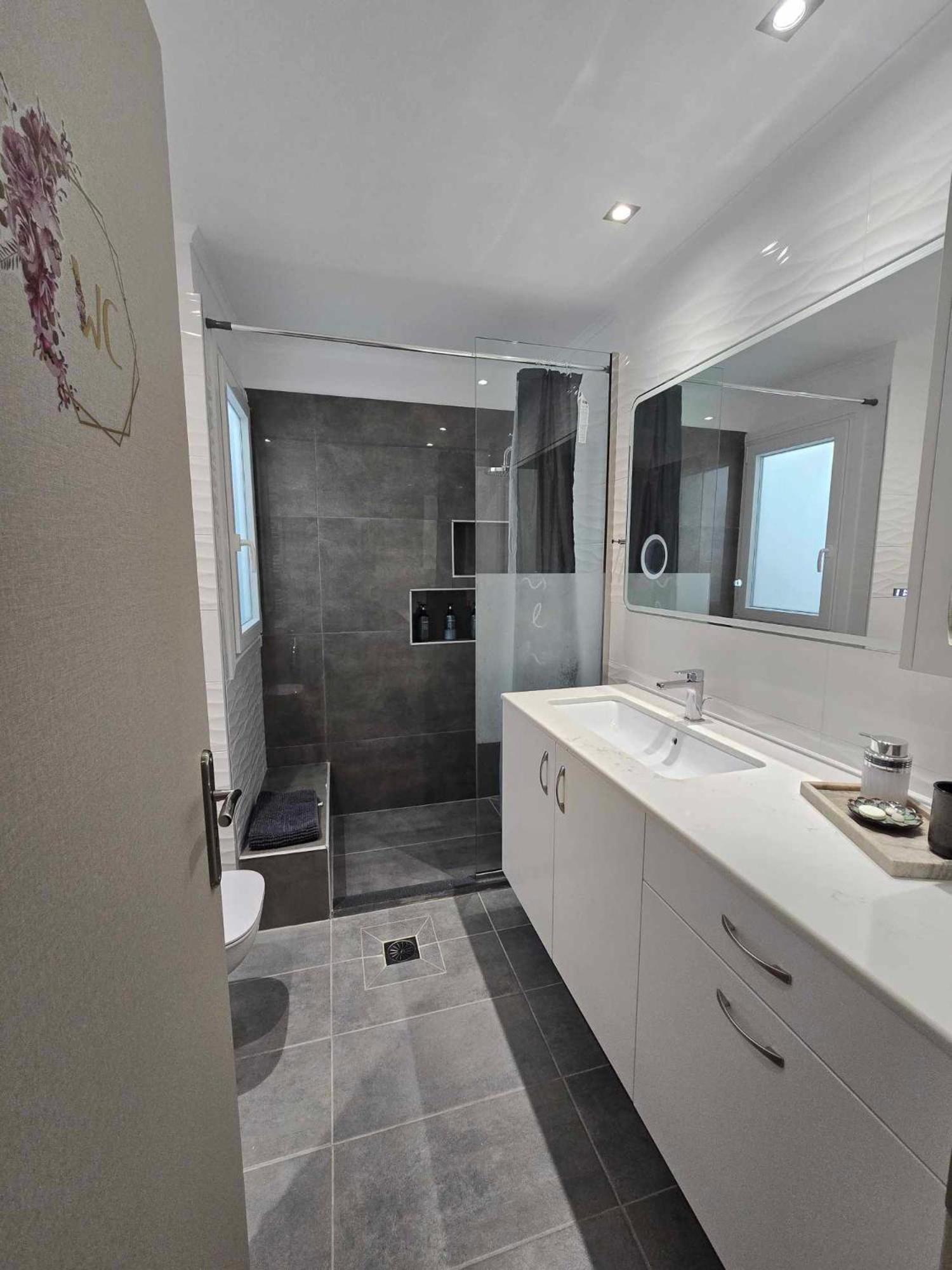 Maggie'S Blissful Escape Apartment Loutraki  Bagian luar foto